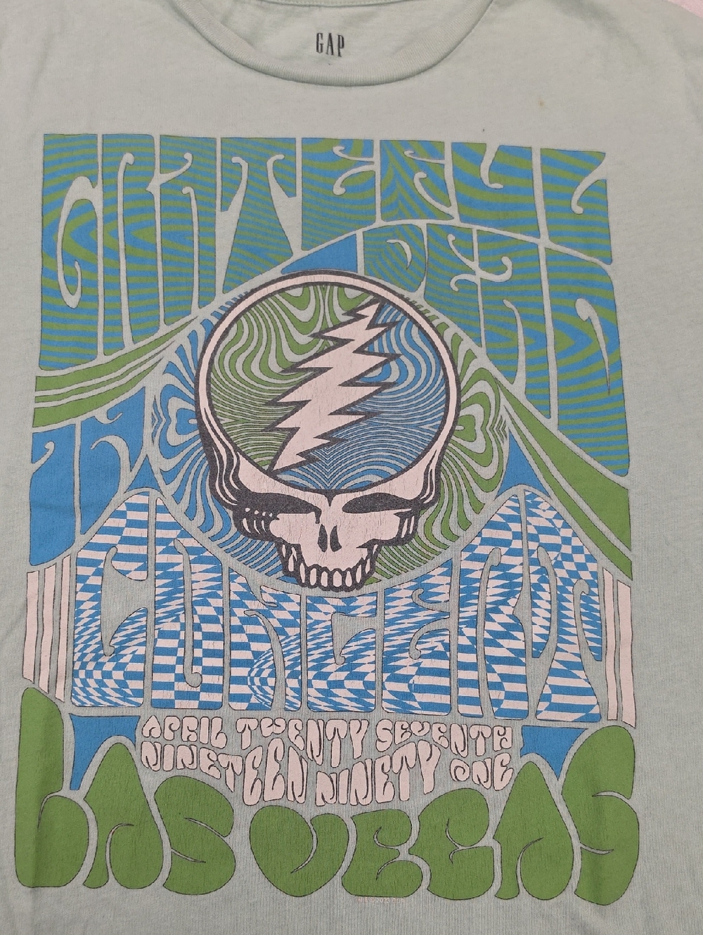 GAP Pastel Psychedelic Skull Graphic Tee in Blue, Green, Pink-medium Unisex